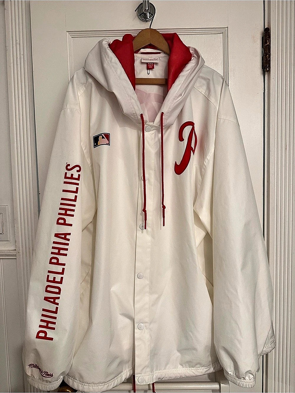 Mitchell & Ness Philadelphia Phillies Vintage Hooded Coaches Jacket - Sz 4XL